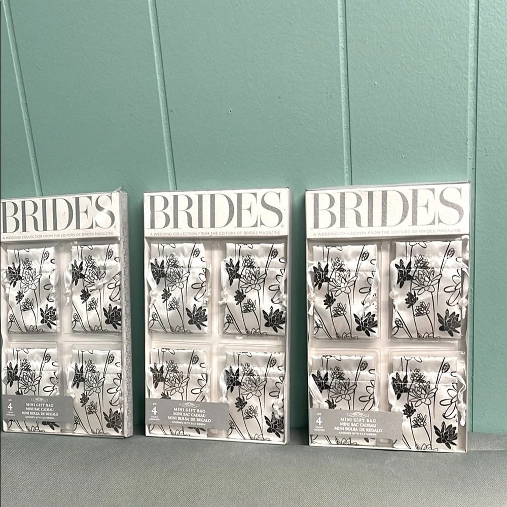 BNWT SET OF 3 BRIDE’S BOX OF 4 MINI GIFT SATIN POUCHES WITH PEARLS POUCHES = 12